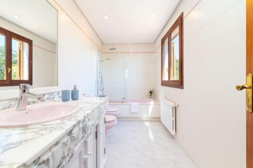 Ένα μπάνιο στο Finca bennassar