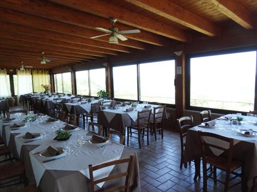 Restoran atau tempat lain untuk makan di Agriturismo La Terrazza