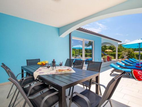 Holiday Home Villa Gabriel by Interhome