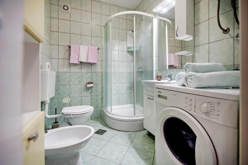 Koupelna v ubytování Apartments Ita