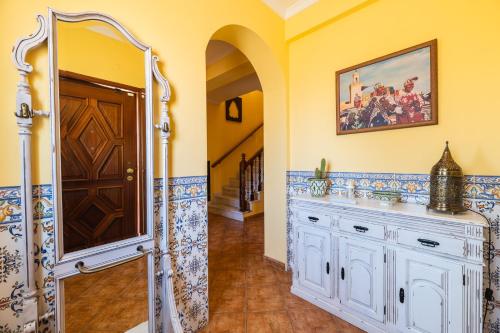 Ένα μπάνιο στο Riad Serpa Galé - Luxury, private pool, AC, wifi, 5 min from the beach
