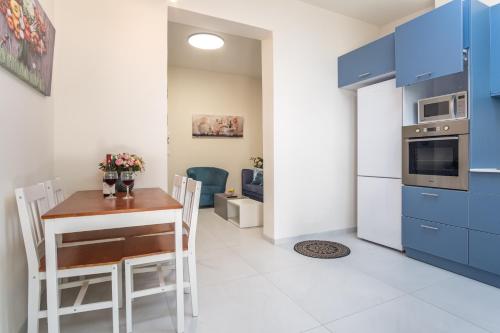 PORT CITY HAIFA - Luxury Apartments 50 mtrs From The Beach
