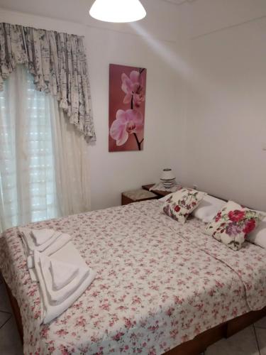 Gallery image of Elafonisos: Two storey house on the sea front in Elafonisos