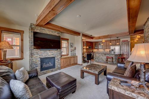 Cozens Pointe I-101 condo – Photos 3