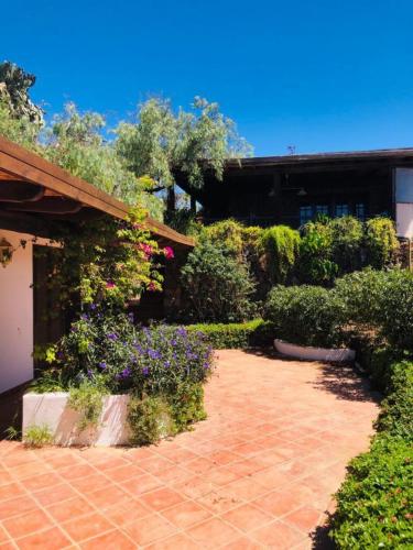 Un jardín fuera de Beautiful 3-Bed vacation House in Macher