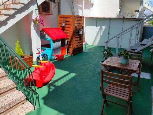Gallery image of DIMITRA'S APARTMENT in Néa Michanióna