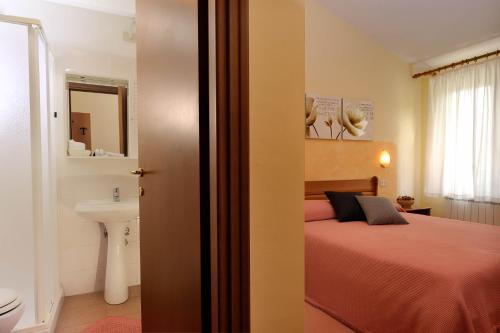 里科德爾戈爾福迪斯佩齊亞的住宿－隆迪尼酒店，相簿中的一張相片