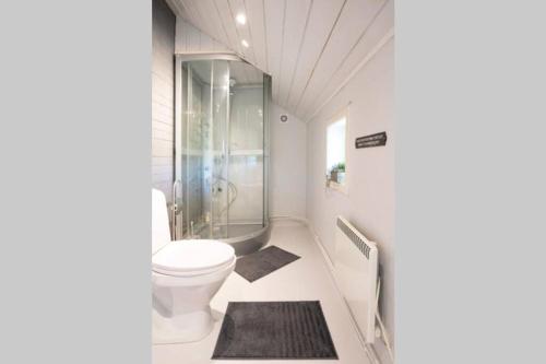Um banheiro em Eika Cottage: Cozy, rural, spacious and well-equiped