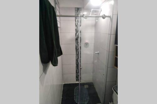 Ένα μπάνιο στο Apartamento acogedor con Piscina Excelente Sector