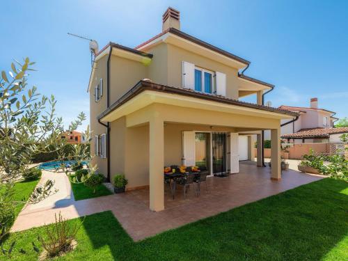 Holiday Home Villa Zara by Interhome