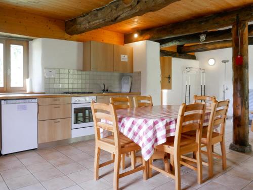 A kitchen or kitchenette at Holiday Home Rustico Dolomia by Interhome