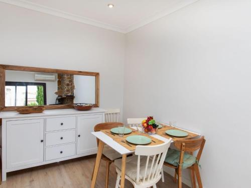 Fotografie z fotogalerie ubytování Apartment Adelfa 7 by Interhome v destinaci L'Escala