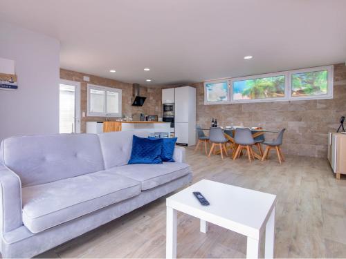 Holiday Home Nueva Playa-3 by Interhome