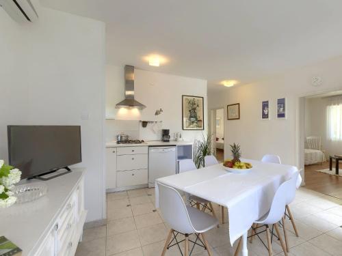 Apartment Laura by Interhome