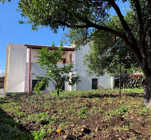 Casa Vittoria - panoramica in centro a Leni, Isola di Salina