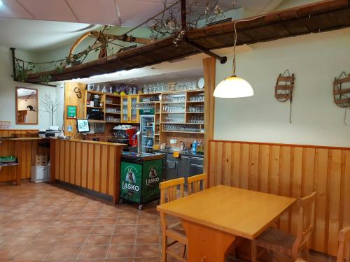 Restoran atau tempat lain untuk makan di Gostišče Andrejc