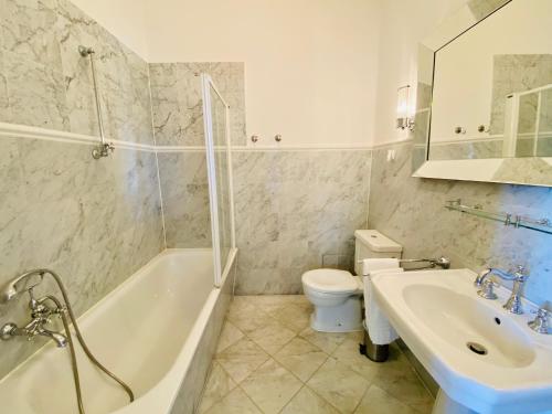 Et badeværelse på Villa Schlossbauer - Ferienwohnung 12