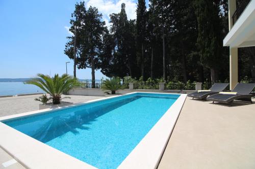Fotografia z galérie ubytovania Villa Beachfront Sea Palace v destinácii Kaštela