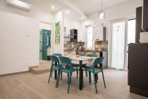 Kuchyň nebo kuchyňský kout v ubytování Trinacria Apartments