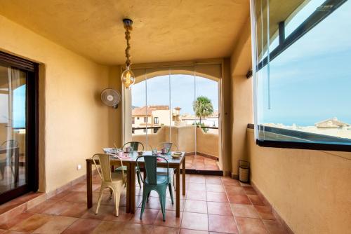 ALQUIBLA Sea views, swimming pool and parking
