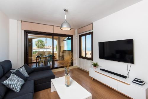 ALQUIBLA Sea views, swimming pool and parking