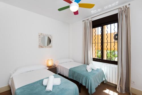 ALQUIBLA Sea views, swimming pool and parking