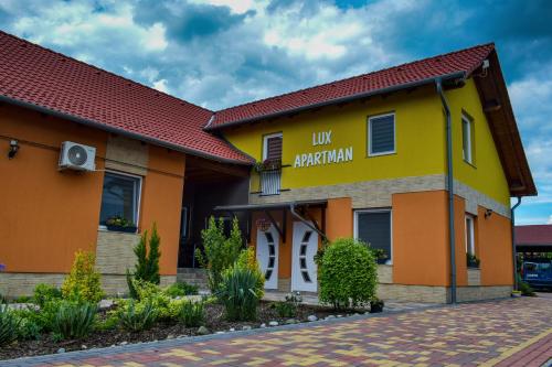 LUX Apartman Maroslele