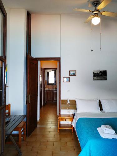 Letto o letti in una camera di Fetsis Apartments