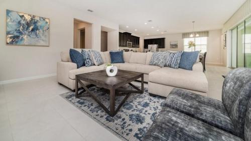 Amazing 5 Bedroom 4.5 Bath Pool Home in Solara Resort, Kissimmee, Statele Unite ale Americii
