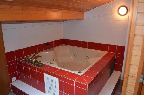 A bathroom at Logement chez l'habitant étage indépendant