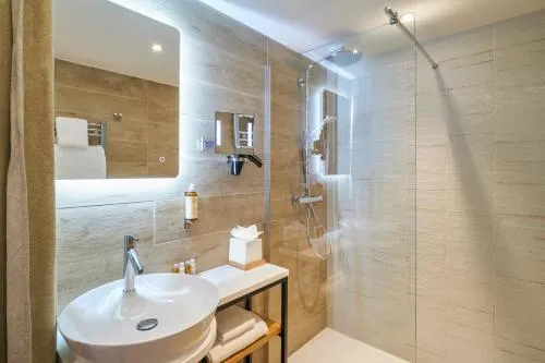 Mercure Avignon TGV Hotel & Spa photo 8