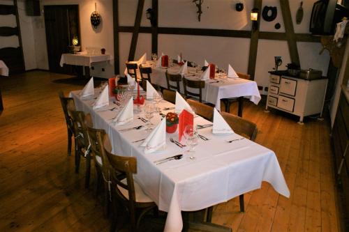 Restoran atau tempat lain untuk makan di ZUR TRAUBE Schwarzwaldhotel & Restaurant am Titisee