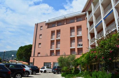 Foto dalla galleria di Hotel I Due Gabbiani CITR 9006 a Marina dʼAndora