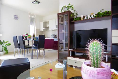 Apartment West