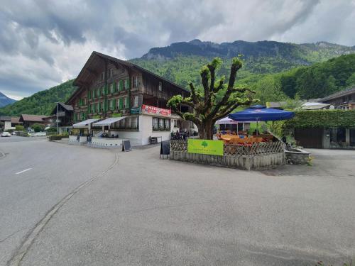 Nespecifikovaný výhled na hory nebo výhled na hory při pohledu z hotelu