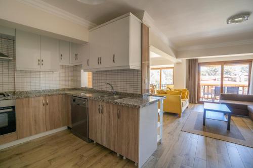 Dapur atau dapur kecil di XOX Apart Hotel