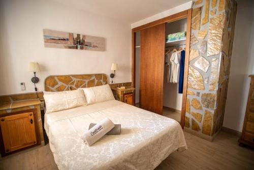 Posteľ alebo postele v izbe v ubytovaní Casa rural en Nerja Villa RuiSol by Centrall alquileres turísticos