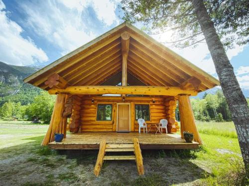 Gallery image of Bella Coola Grizzly Tours Cabins in Hagensborg