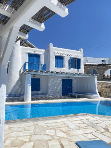 Myrovi Harmony Suites - Sea View & Pool in Kanalia