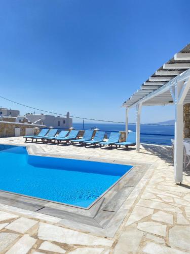 Myrovi Harmony Suites - Sea View & Pool in Kanalia