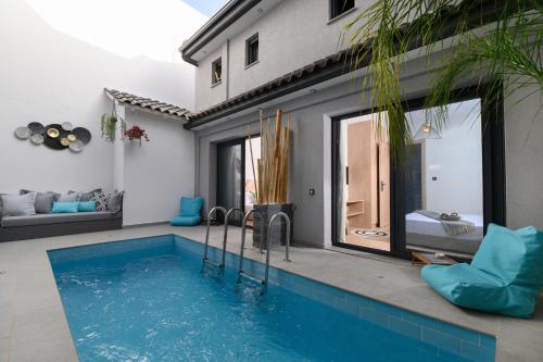Бассейн в Versa Villas или поблизости