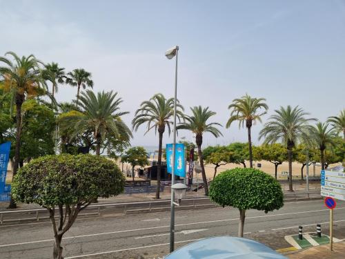 APARTAMENTO PRIMERA LINEA MAR CAMBRILS cerca PUERTO
