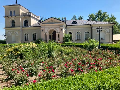 Gambar di galeri bagi Dwór Ujazdowski di Nielisz