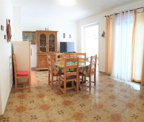 TV a/nebo společenská místnost v ubytování Apartments Josko Barbat