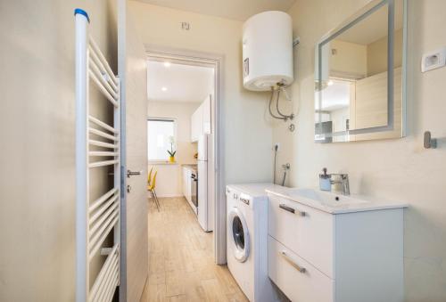 Two berdooms apartment with sea view