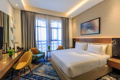 S19 Hotel-Al Jaddaf Metro Station Image