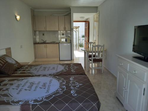 Photo de la galerie de l'établissement Apartamentos Torres Cardona (Playa), à Cala Llonga