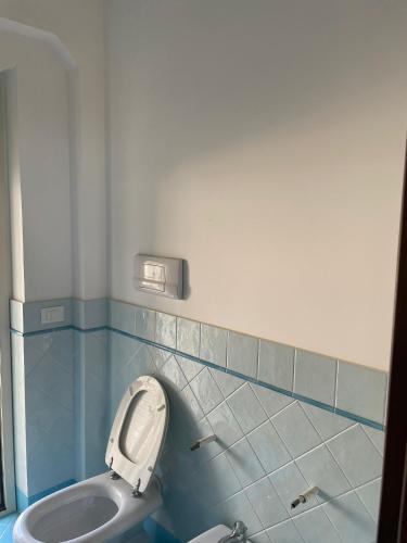 Ein Badezimmer in der Unterkunft Appartamento vicino al mare