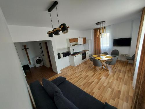 Panoramic Apartments Oradea tesisinde bir oturma alanı