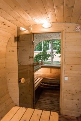 Camping & Camper place Pasvalysにあるベッド